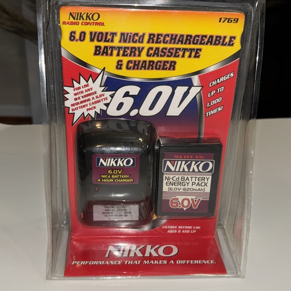 NIKKO 6.0V Rechargeable Battery Cassette & Charger - Picture 1 of 5